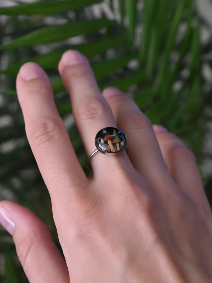 Real mushroom ring. Ring with a real mushroom in resin. Adjustable Mushroom glade ring.