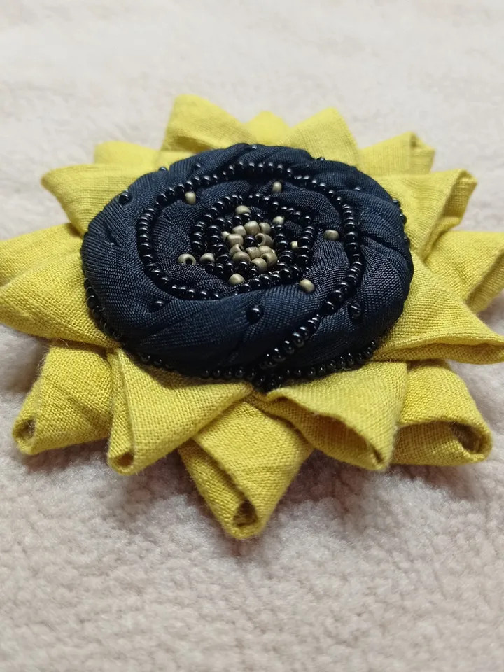 Brooch pin Sunflower