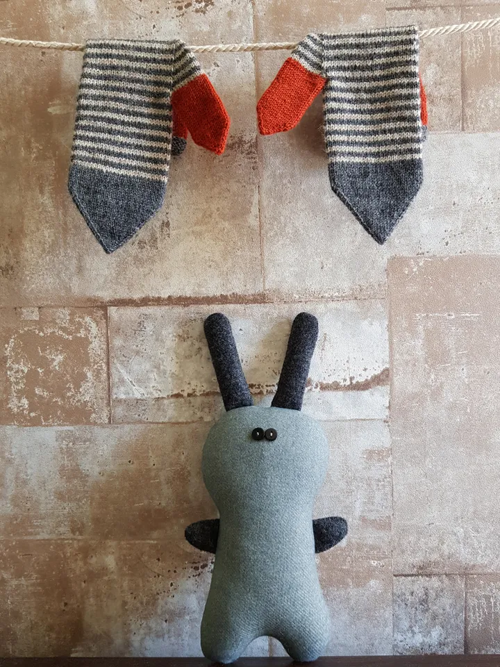 Stuffed rabbit sewing and knitting patterns PDF, 2 tutorials in English