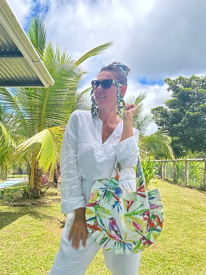 **Summer bag**

A summer bag is a stylish and practical accessory that is perfect for warm weather. It is usually made of lightweight materials such as cotton, linen, or straw, which allow air to circulate and keep you cool.

There are many different styl