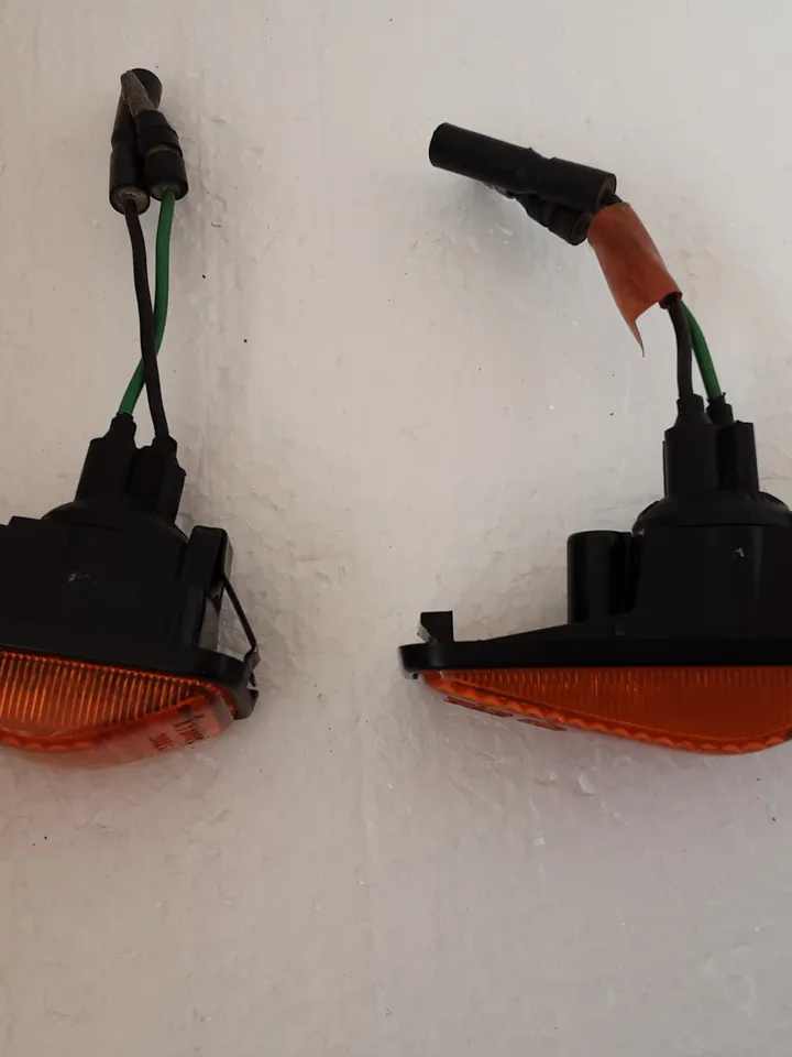 JDM HONDA CIVIC 88-91 (EF2-EF9,CRX) AMBER SIDE MARKER LIGHTS OEM
