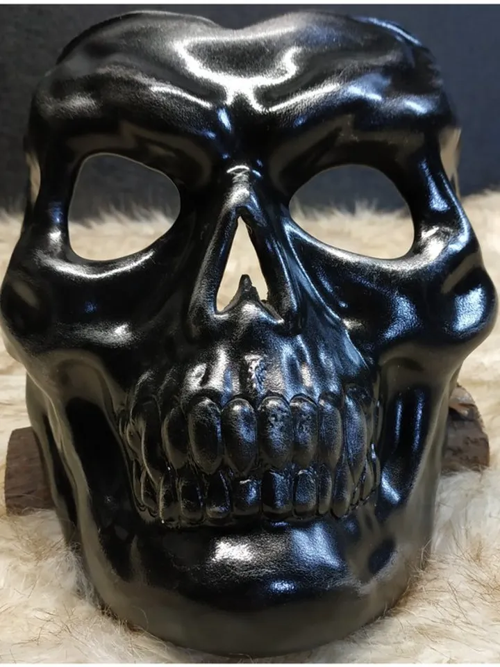 Warhammer helmet - horned helmet - warhammer cosplay - LARP - LARPJ - cosplay co