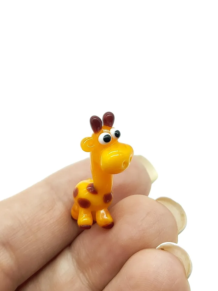Tiny giraffe miniature, glass animal figurine, africa micro sculpture for terrarium decoration / miniature animals Glass Giraffe sculpture