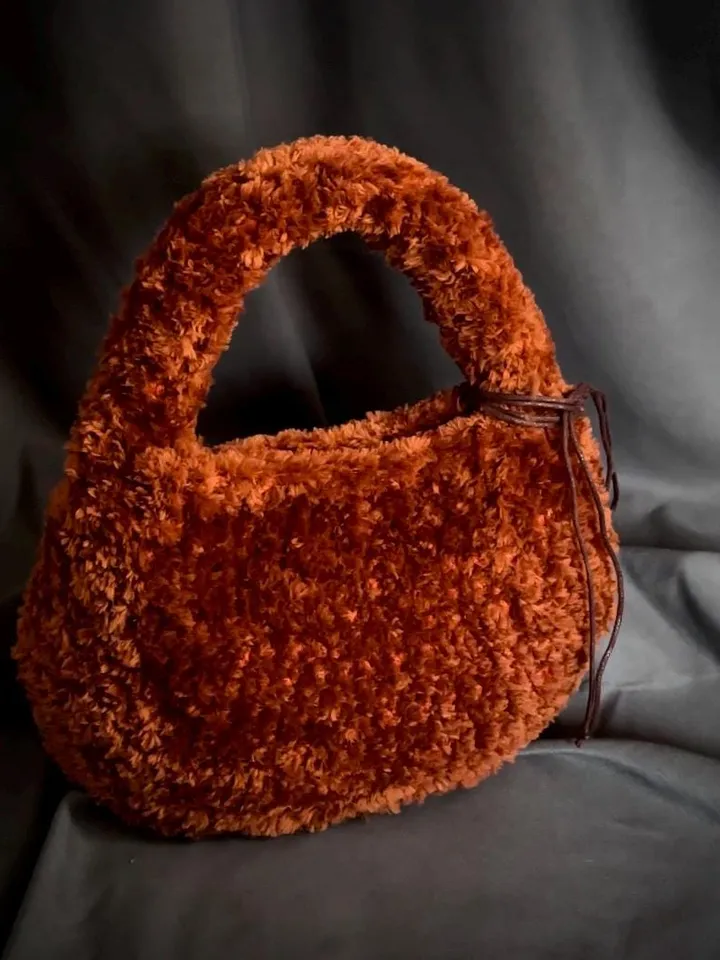 Crochet pattern bow easy trendy handbag PDF digital instant download and video tutorial, shoulder bag, furry bag, egg bag, hobo bag, tote
