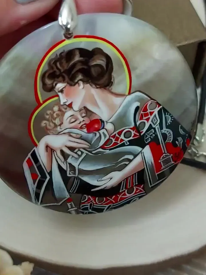 Beautiful Russian Pendant painted "Mother and child" miniature painting Russian necklace Fine art jewelry Gift for her Fedoskino Exclusive
