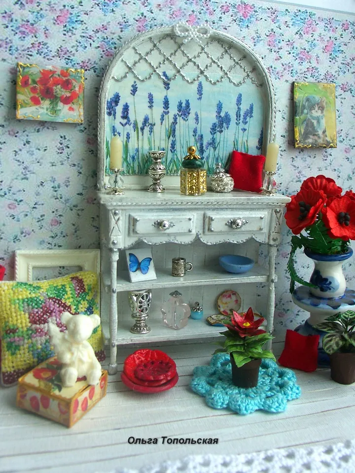 Dressing table for a dollhouse.1:12 scale.