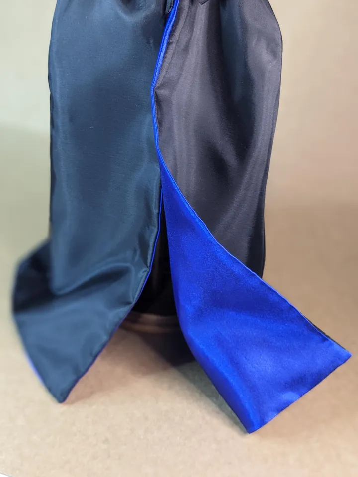 Two-sided black & blue Halloween Vampire cape for 13 inches fashion dolls