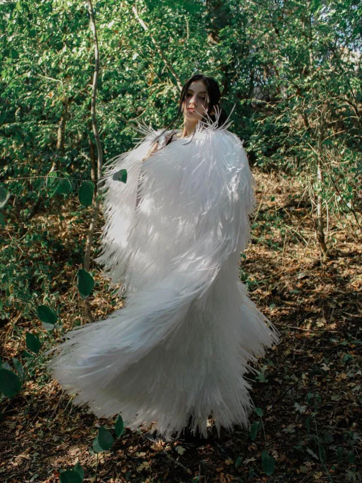 white feather cape, feather coat, imitation ostrich feathers, beautiful cape for photo shoot, feather coat for wedding, cape for party
