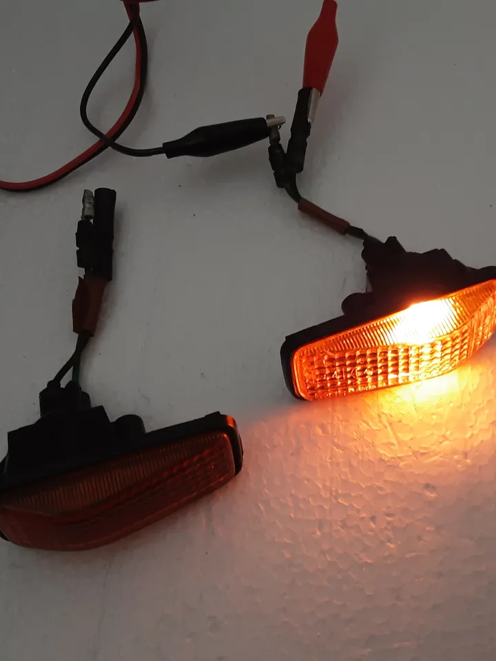 JDM HONDA CIVIC 88-91 (EF2-EF9,CRX) AMBER SIDE MARKER LIGHTS OEM