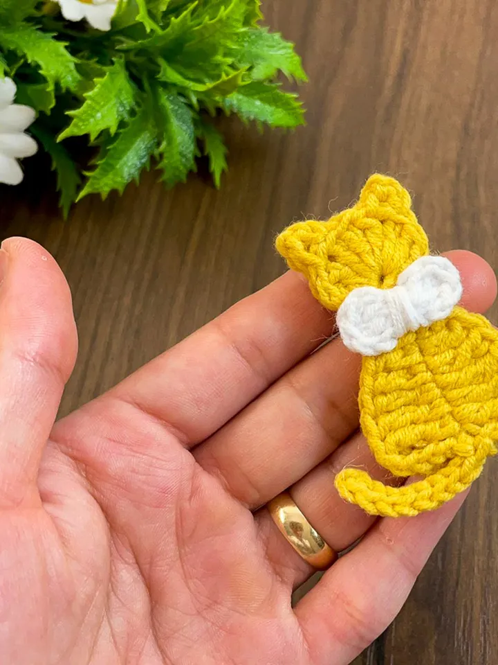 Crochet Cat Keychain Pattern, Cute DIY Key Holder Design for Fun Gifts, Perfect Crochet Gift Ideas