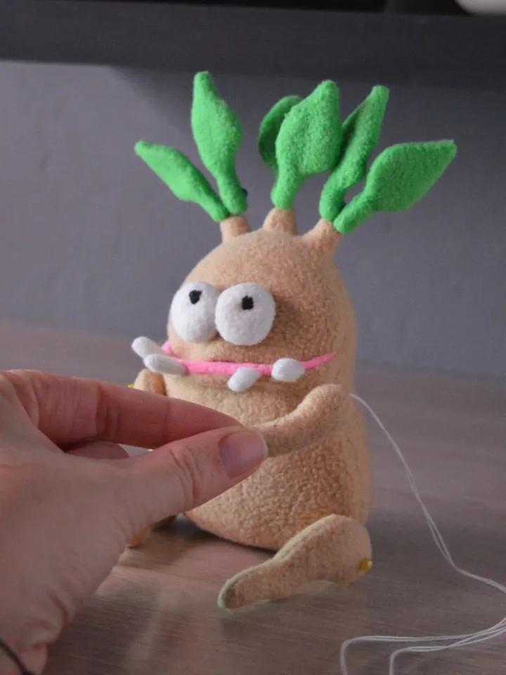 PDF Fleece Plush Pattern β Root Plant Softie with Leaf Hair