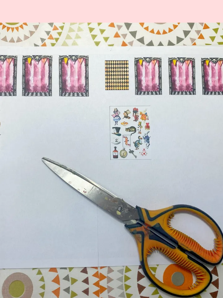 DIGITAL DOWNLOAD FOR PRINT. TUTORIAL.Video master class on creating a puppet theater.1:12