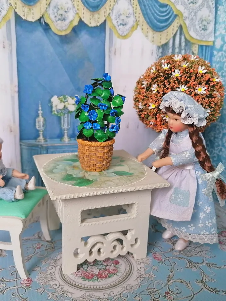 Plant in flowerpots for a dollhouse .1:12 scale.