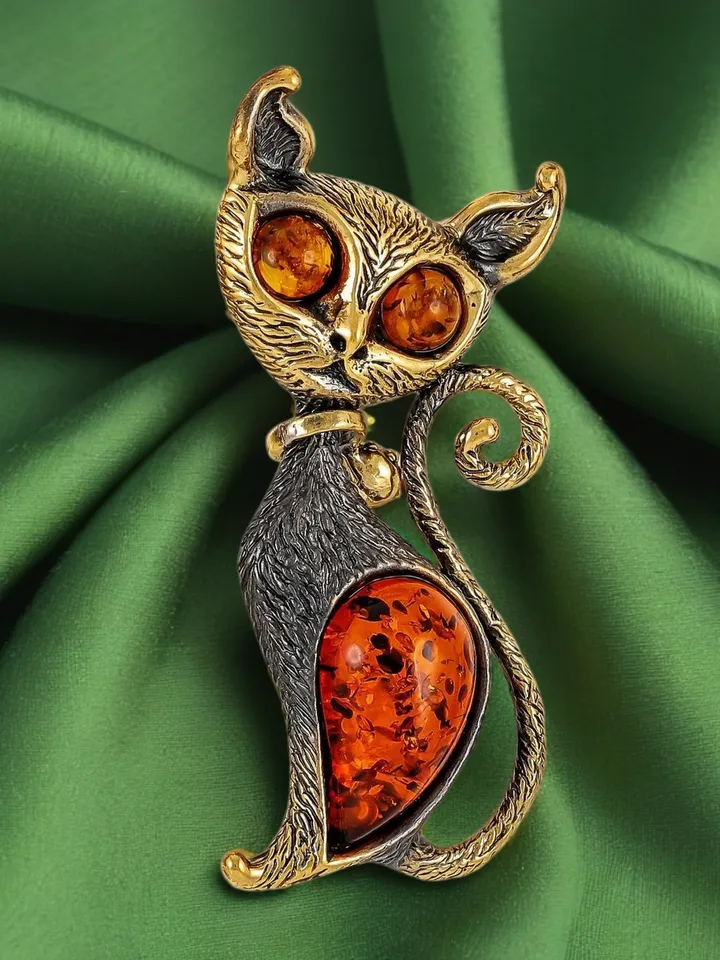 Cat Brooch Pin Vintage Animal Jewelry Golden Amber Brooch loves cat gift idea for Women Girlfriend Best Friend Brooch on Dress Jacket