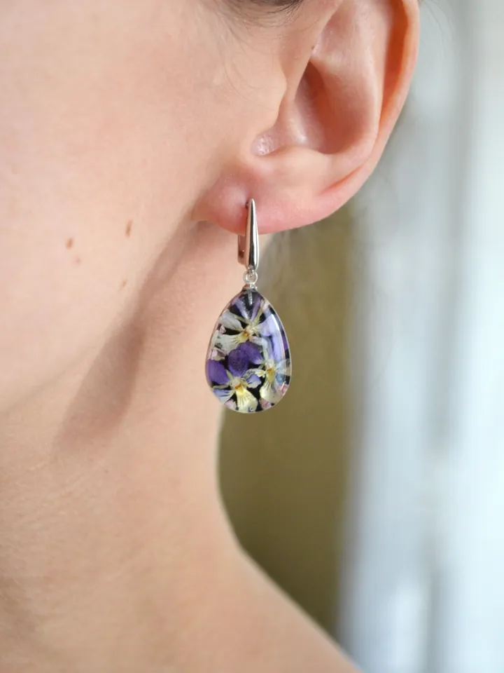 Earrings with pansies in resin. Real pansy earrings. Drop earrings with viola.
