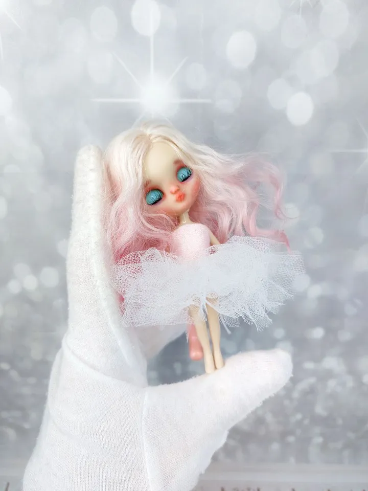 Petite Blythe doll with pink hair. Small doll with eye mechanism. Doll with a kiss.