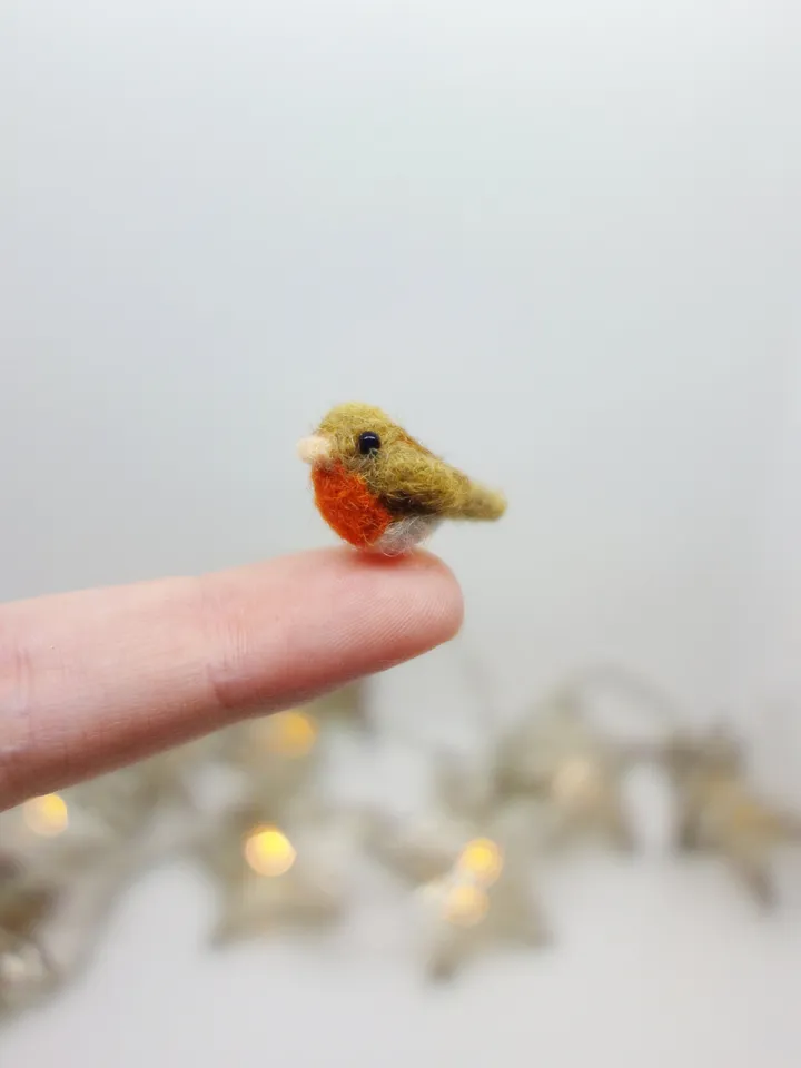 Tiny needle felted robin, miniature bird, made to order