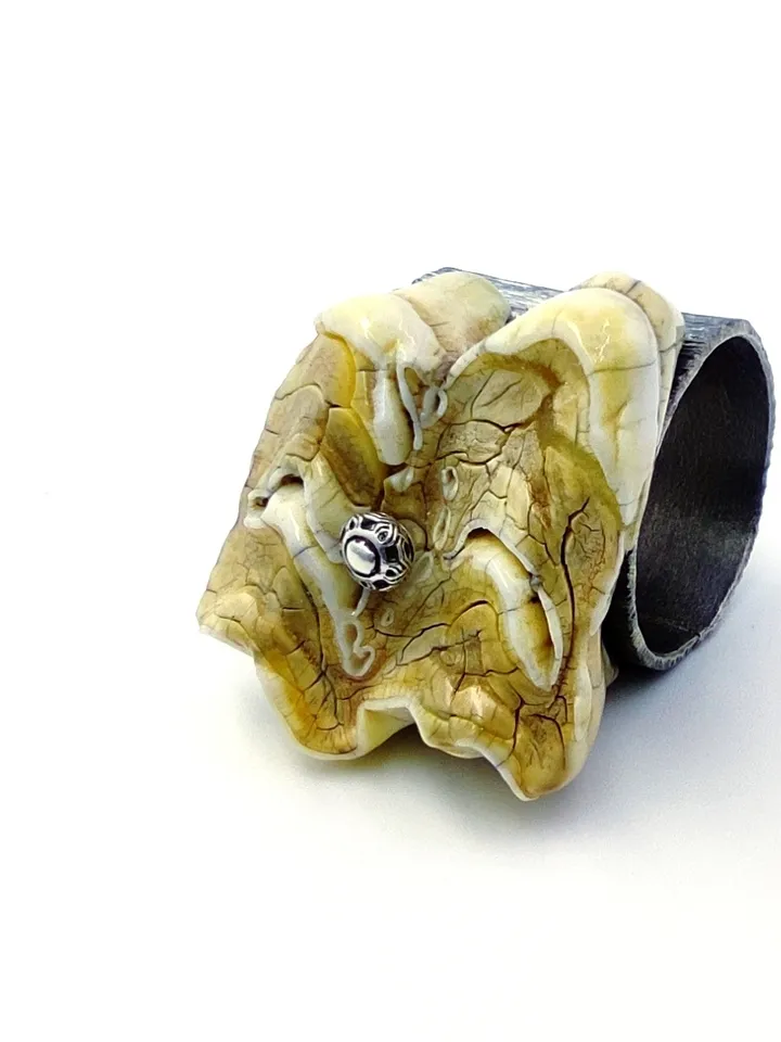 Author's ring - Tooth
