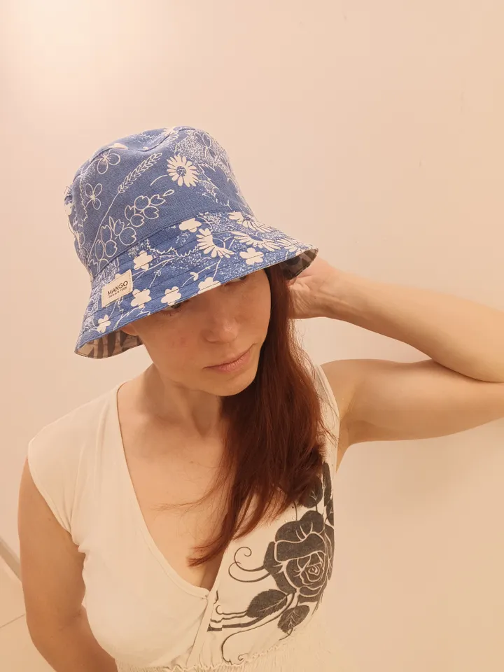 Linen bucket hat made of  linen and cotton. Adult size. Unisex, stylish accessory for walking, traveling, and beach. Urban style. Great addition to your style. A nice and necessary gift. Very lightweight, only 45 grams. A unique product, you won't find an