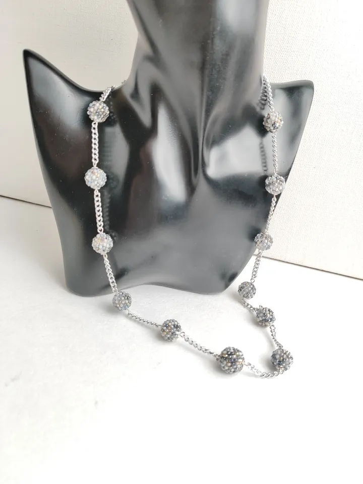Grey beaded necklace with beaded beads 60 cm