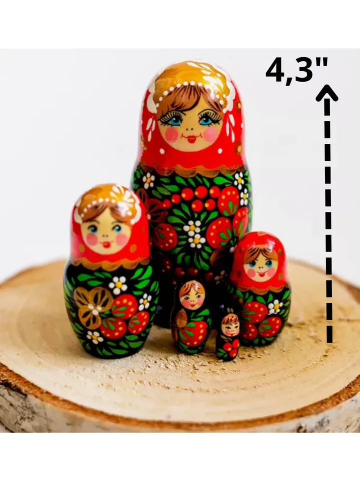 Matryoshka wooden 4,3” souvenir. Set of 5 dolls in 1.