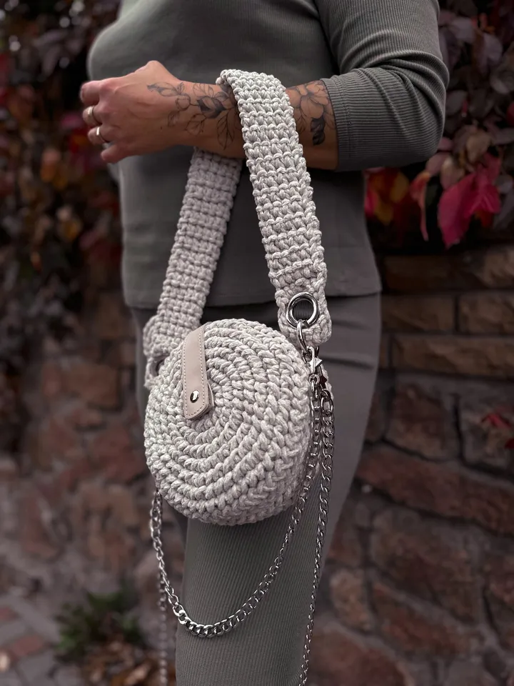 Small round bag, clutch bag, messenger bag, shoulder bag round, handbag round purse, hobo crochet bag, soft bag women, little Ivory bag
