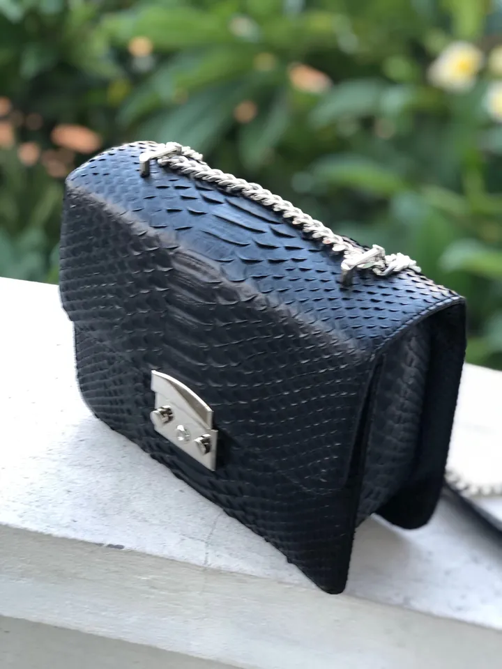 Black chain crossbody classy woman bag | Elegant crossbody purse | Exotic leather bag | Black Pythonskin bag | Chain handle designer Bag