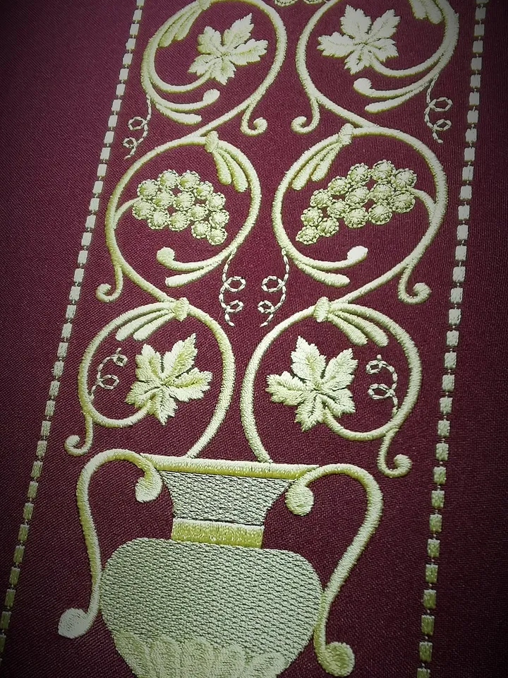 "EMB Endless Grapes" are only working files for machine embroidery.