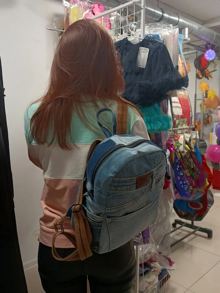 Fastion unisex canvas Handmade denim backpack, travel bag, casual backpack, for study and leisure, recycled jeans backpack, with 7 pockets.