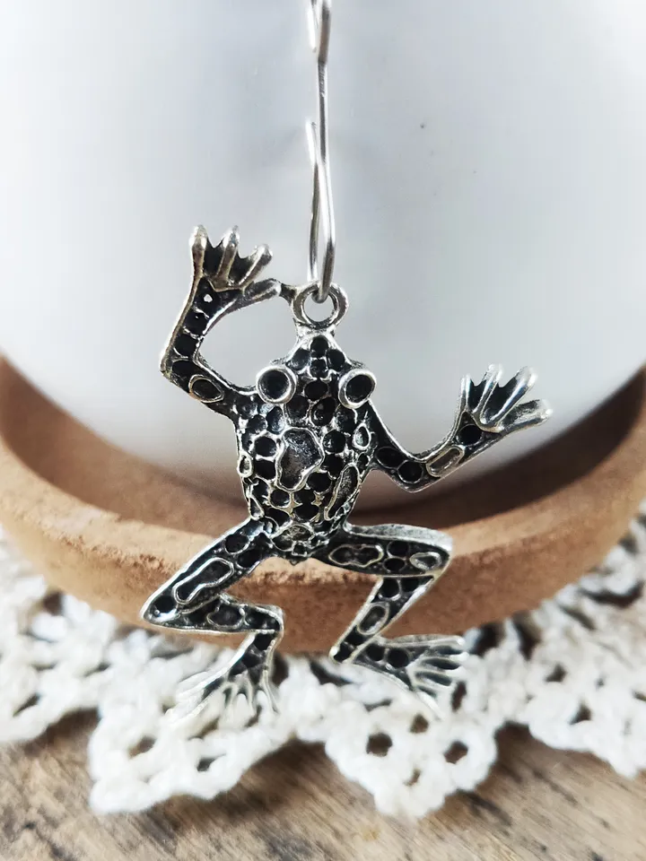 Frog tea ball infuser for herbal tea, Goblincore Tea infuser for tea lovers, Tea Strainer for loose leaf tea