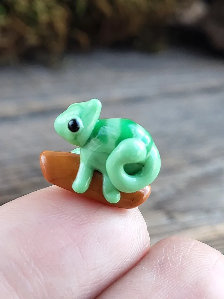 CHAMELEON FIGURINE glass figurines MIniature Chameleon ornament Glass Chameleon scuplture Chameleon gift Reptile figurine Terrarium Aquarium