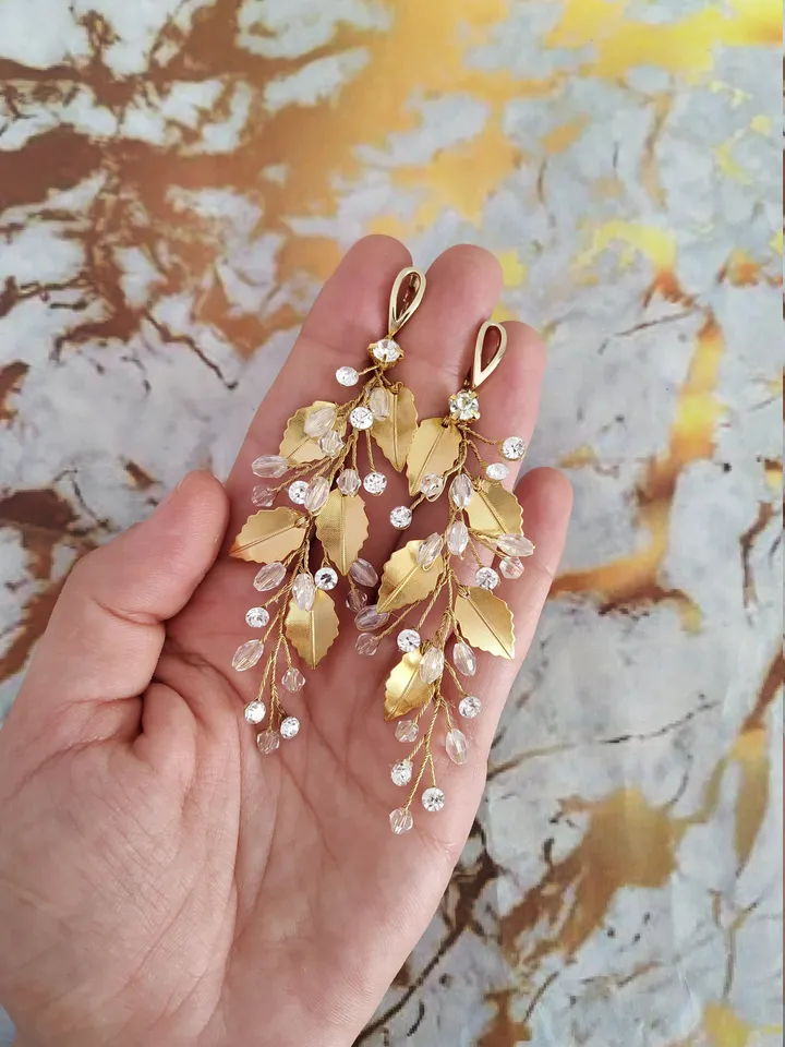 Swarovski Crystal Wedding Earrings Statement Leaf Floral Bridal Earrings Gold Bohemian Jewelry Long Boho Earrings Chandelier Bridal Earrings