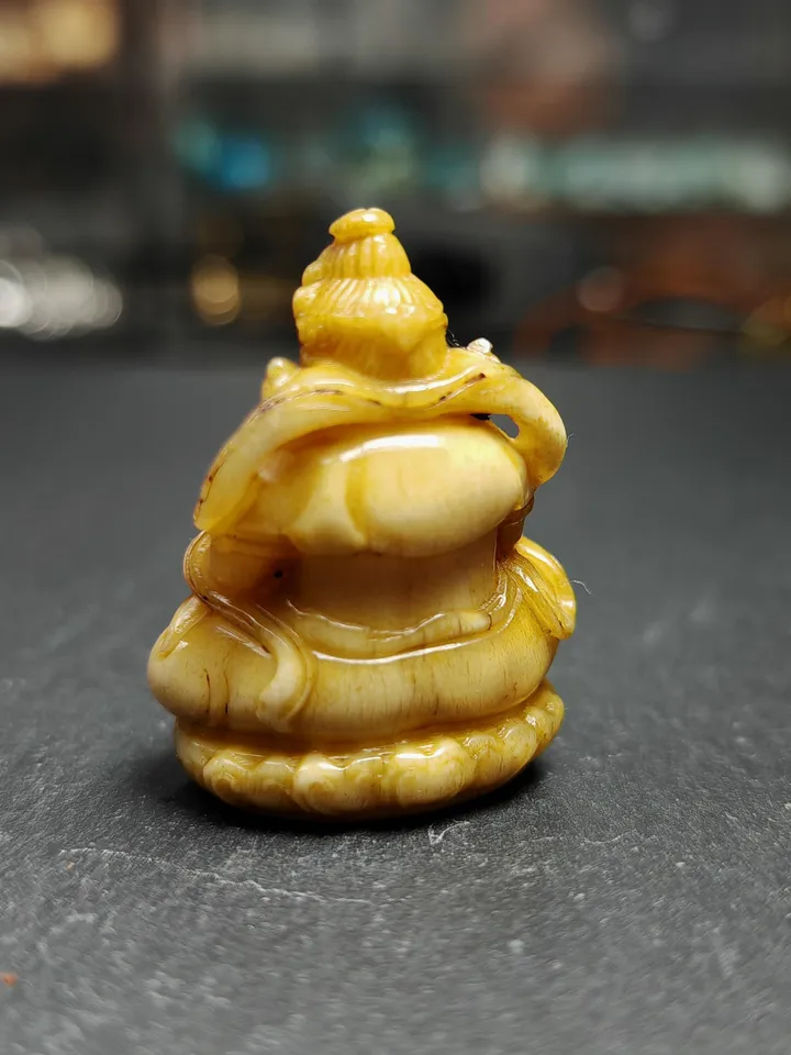 Gandhanra Antique Consecrated Tibetan Buddha statue - Yellow Jambhala(Dzambhala),Carved from Deer Antlers,40mm × 30mm × 20mm