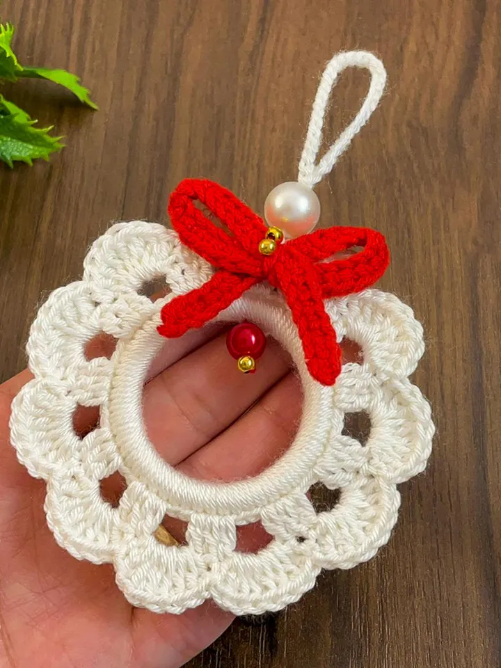 Crochet Christmas Wreath Ornament Pattern, Easy Crochet Holiday Decor PDF, DIY Wreath Ornament Tutorial, Beginner-friendly Crochet Pattern