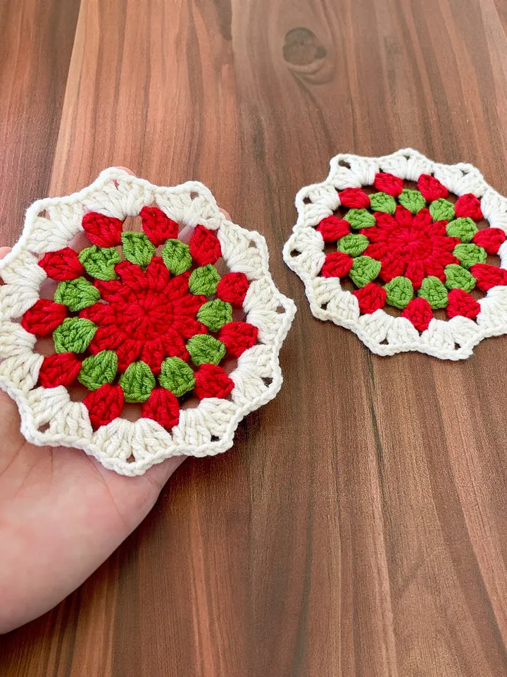 Xmas Crochet Coasters Pattern, Easy Christmas Doily Coasters for Beginners, Crochet Cup Coasters Perfect for Holiday Decor and Gift Giving