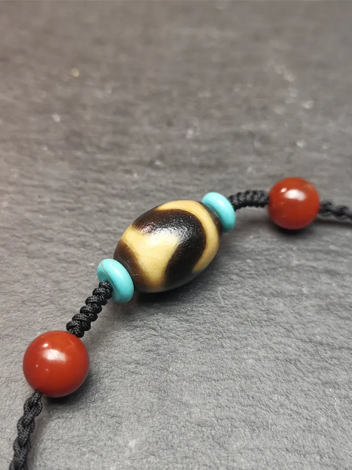 Gandhanra Antique Tibetan Tiger Tooth Dalo Dzi Bead Necklace,0.8" × 0.6",40 Years Old
