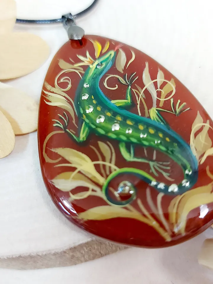 Pendant with a lizard Author's work Hand-painted on stone Russian school of painting Fedoskino Agate Magic of painting.