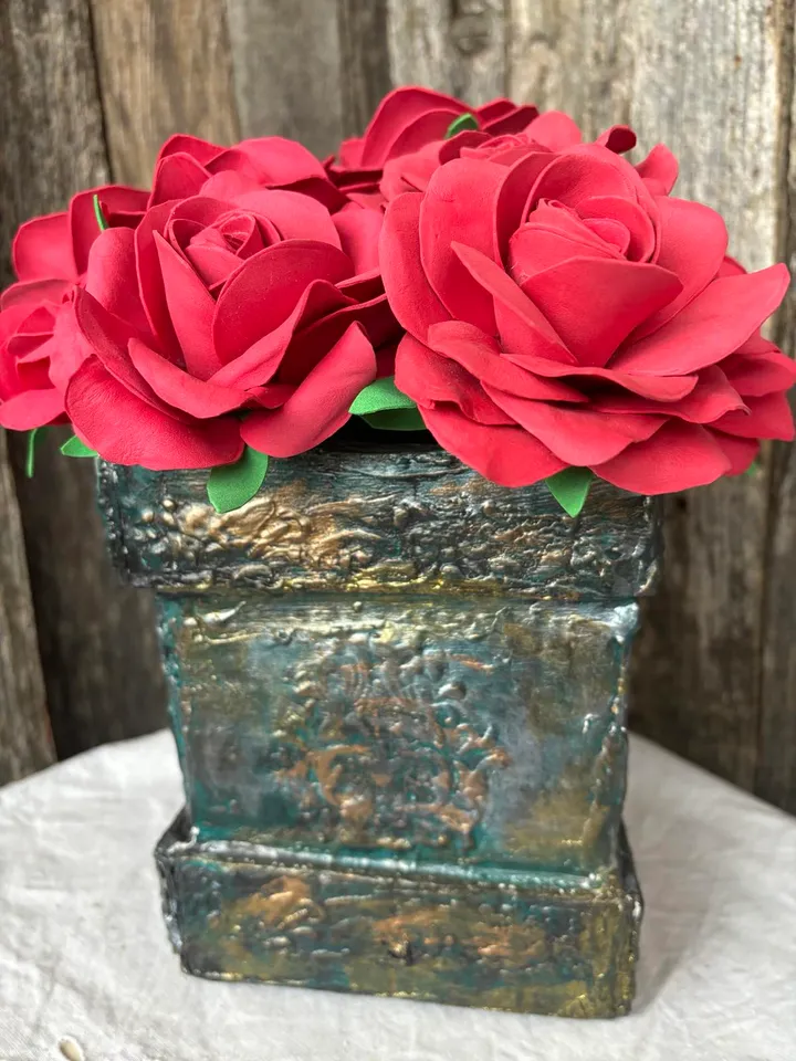 Luxury red roses in box vintage style/gift for her/handmade floral arrangements. Handmade decor indoor