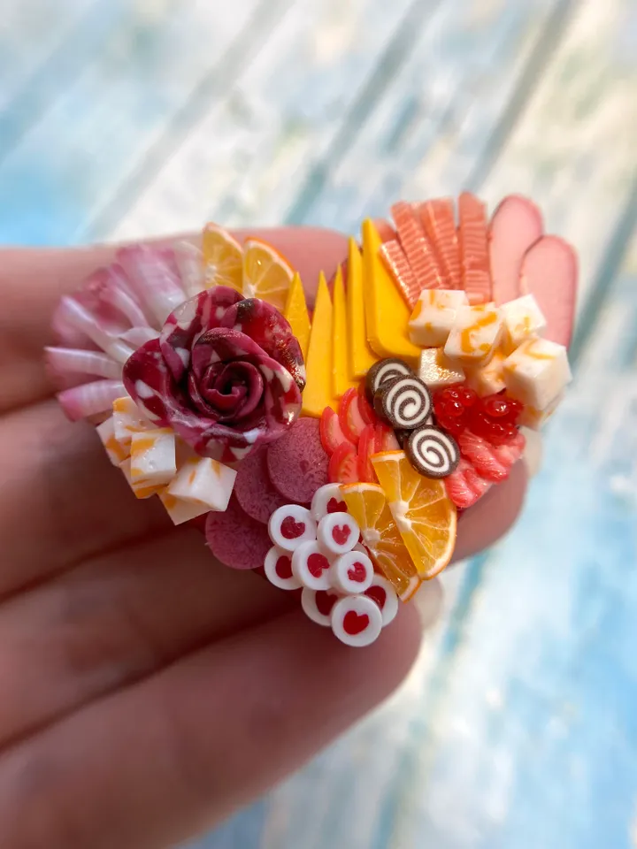 Magnet Miniature Valentine Charcuterie board with Polymer clay Souvenir