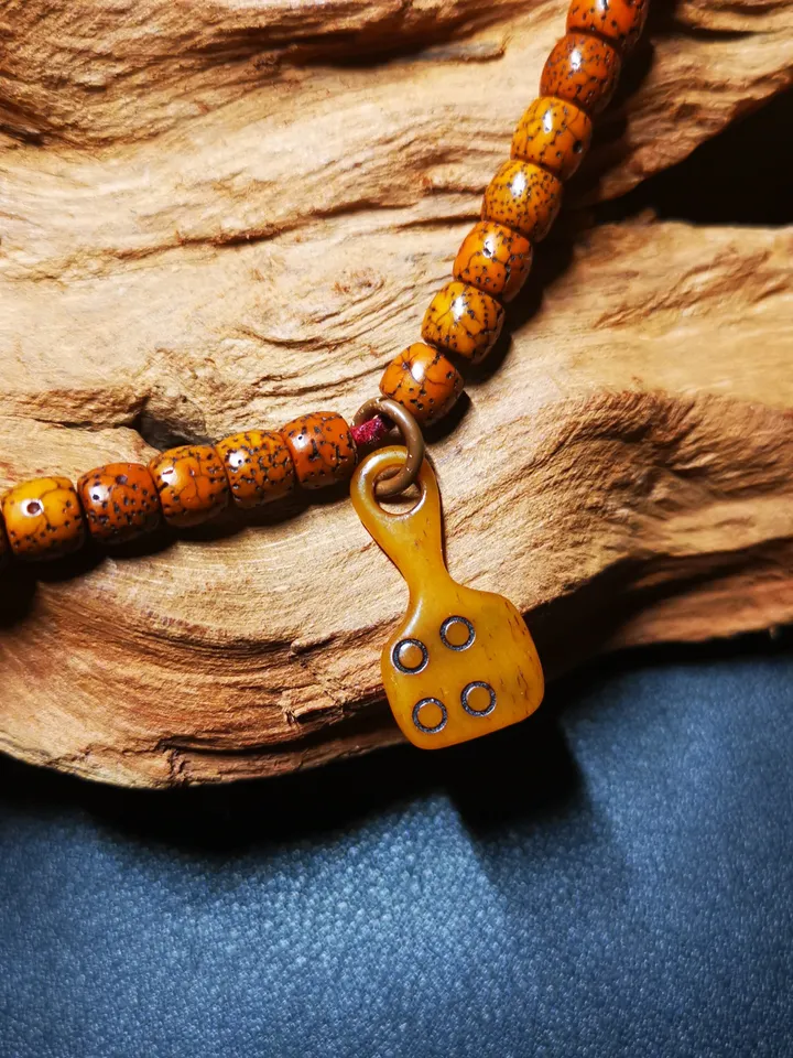 Yak Bone Carved Mantra Dot Mala Pendant,Bead Counter Clip, Prayer Bead Accessories,Gandhanra Tibetan Amulet