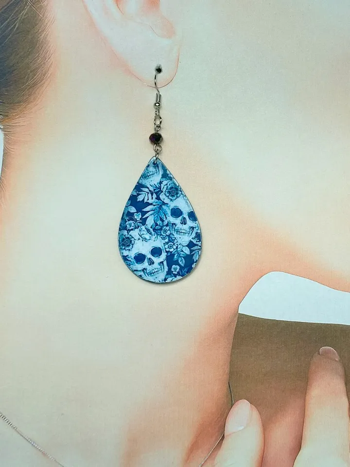 Stylish handmade earrings. Handmade jewelry.