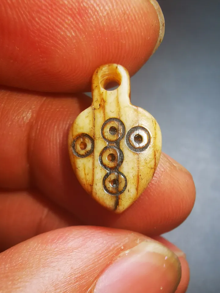 Bone Carved Nubro,Mani Jewel/Wish-Fulfilling Cintamani, Pendant for Mala,Prayer Beads Accessories,Gandhanra Tibetan Amulet