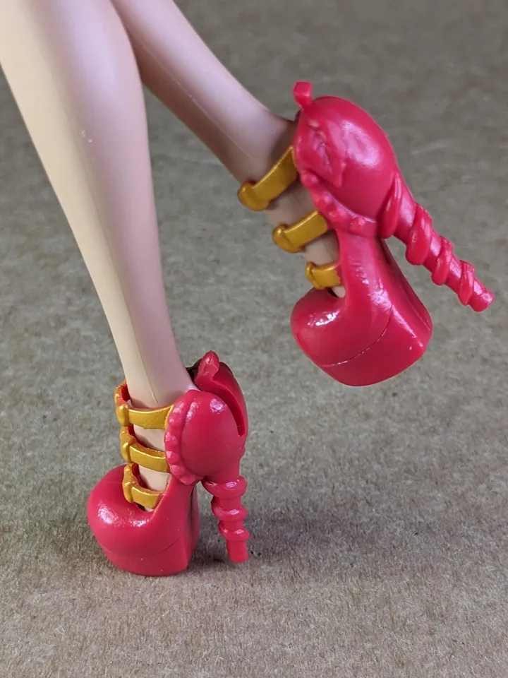 Red shoes with high heels for 10.5 inch female dolls (MH, EAH)