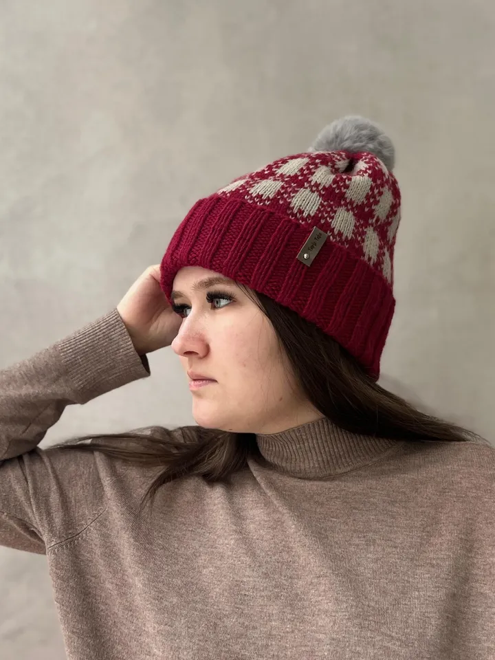 Warm pompom hat