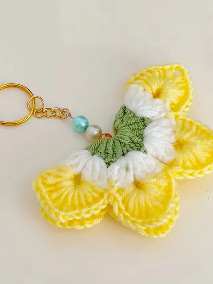 Crochet Flower Keychain Pattern, Easy PDF Tutorial for Beginners, Handmade Gift Idea for Valentineโs or Car Accessories