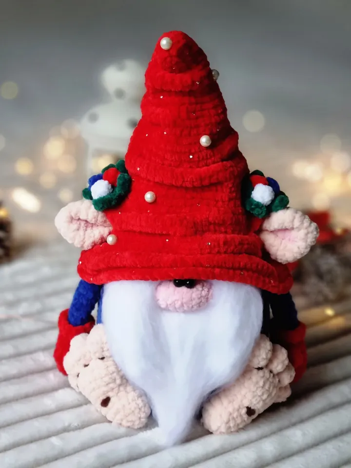 Crochet Christmas gnome pattern. Crochet Elf pattern. Amigurumi Christmas gnome