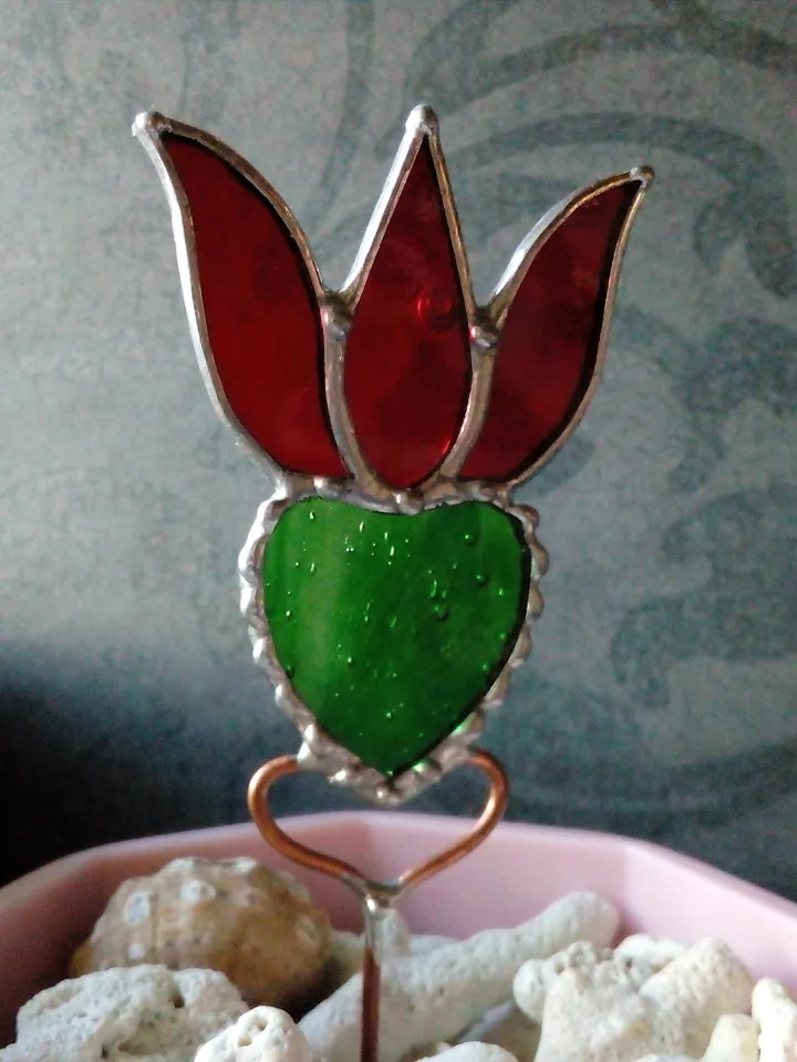 Garden art, Glass flower, Red flower, nature stained glass, Plant pot glass stake, Stain glass plant flower, Lotus stick