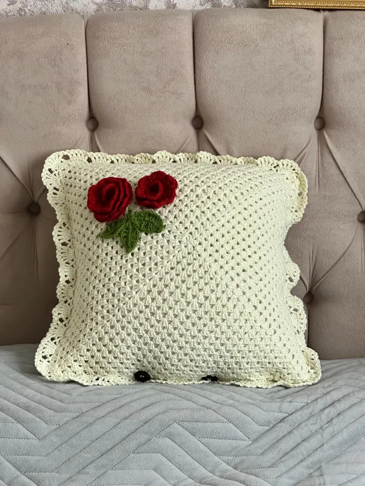 Crochet simple pattern, pillow case with roses, easy handmade, envelope or button opening, Eng, Cute Roses Granny square Cushion Cover