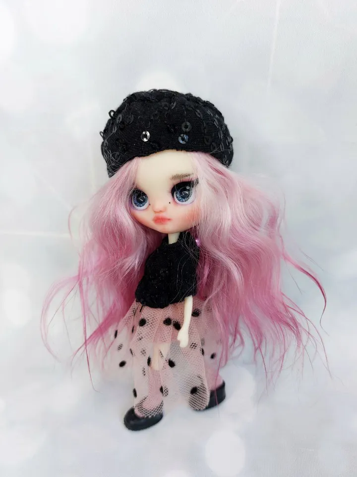 Petite Blythe doll with pink hair