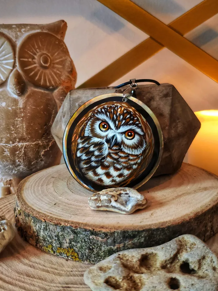 Pearl pendant necklace: Brown owl on outstanding pendant. Graceful nature captured on handmade jewelry. Gorgeous animal gift for dainty girl